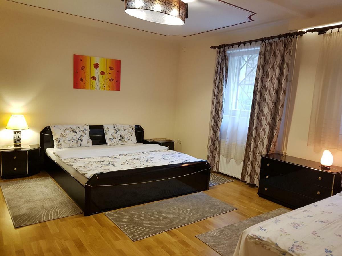 Palma Villa In City Park Budapest - Semi Suteren Ngoại thất bức ảnh