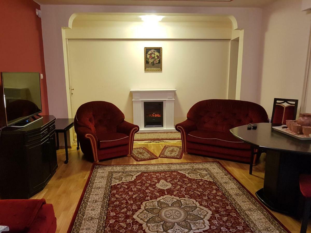 Palma Villa In City Park Budapest - Semi Suteren Ngoại thất bức ảnh
