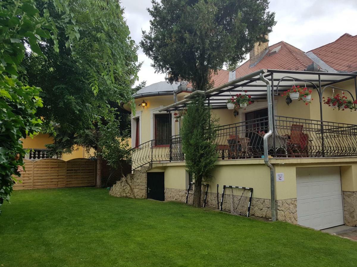 Palma Villa In City Park Budapest - Semi Suteren Ngoại thất bức ảnh